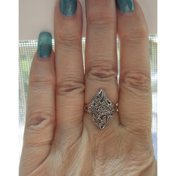 925 STERLING SILVER Swirl Marcasite Ring - Picture 3 of 15